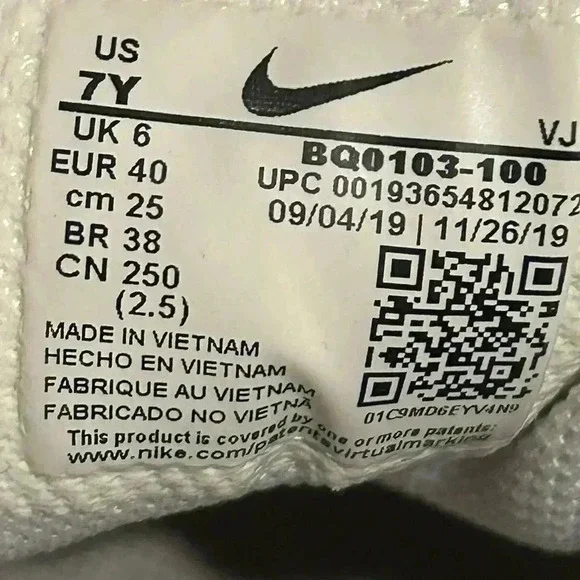 Nike Older Kids Air Max 270 React US 7Y Trainers BQ0103 100 - Picture 9 of 9